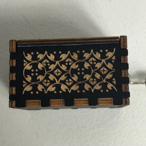 Nightmare Before Christmas Jack + Sally Fireworks Hand Crank Wooden Music Box - Picture 5 of 10